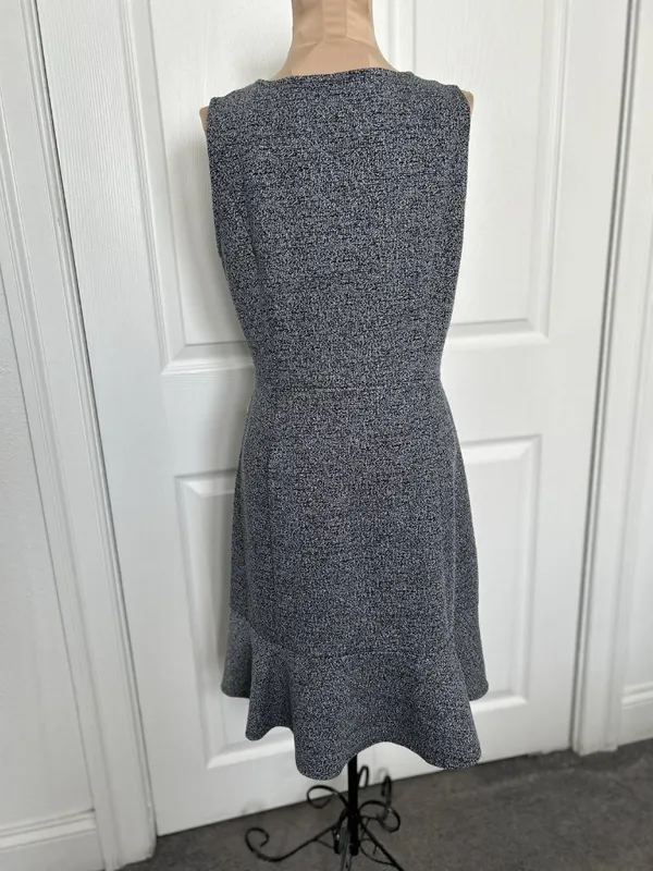 White House Black Market Sleeveless Round Neck Ruffle Hem Shift Black Size 4 - Image 3