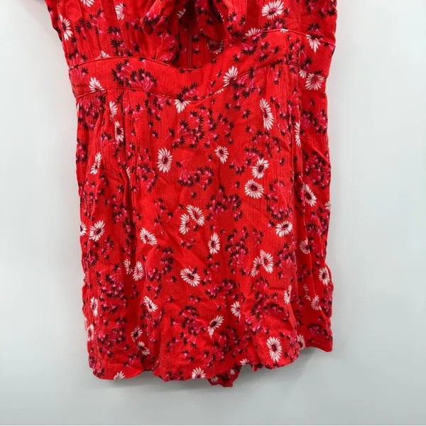 Free People Jinx Red & White Floral Print Cut Out Tie Front‎ Romper Dress Size 4 - Image 5