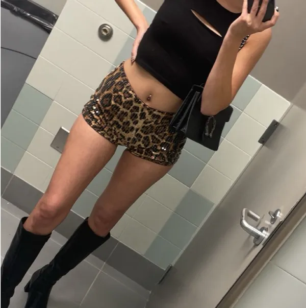 Leopard print sequin shorts - Image 2