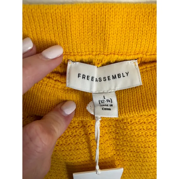Free Assembly Golden Sunshine Flare Mini skirt size large - Image 2