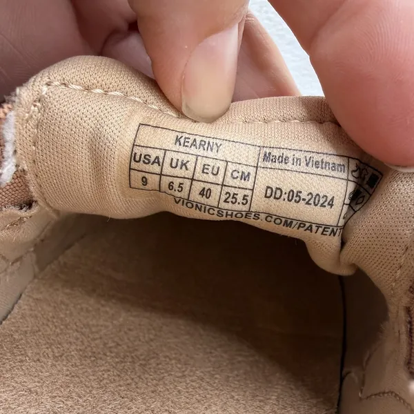 Vionic Women's Sz 9 Kearny Slip-On Sneakers Tan - Image 9