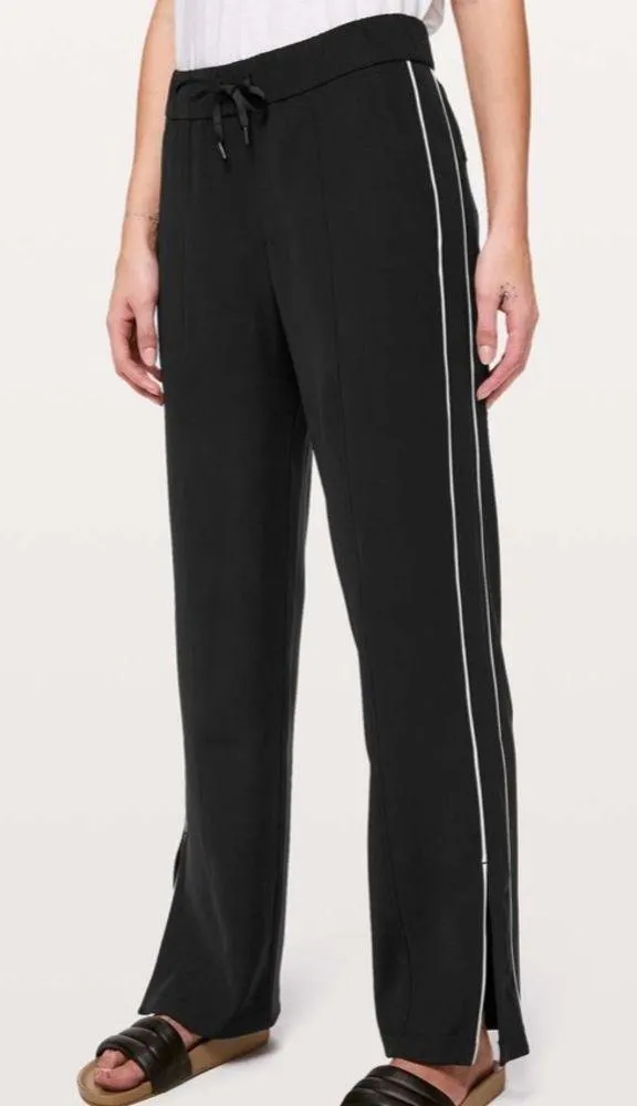 Lululemon Size 6 Black On the Right Track Pant - Image 2