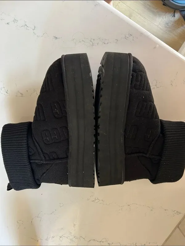 UGG NEW Classic Mini Platform Felted Black Sheepskin Boots, Black, size 12, NWO - Image 7