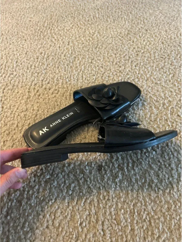 C229 Anne Klein sandals black 7.5m - Image 4