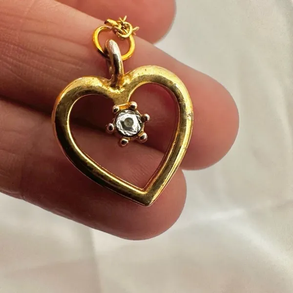 Gold tone heart rhinestone pendant necklace - Image 3