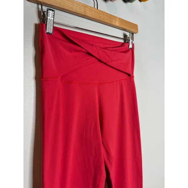 Aerie Real Me 7/8 twist leggings berry red pink - Image 3