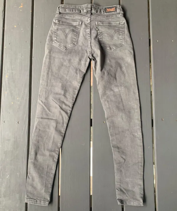 Levi's Grey Skinny Jeans - Image 2