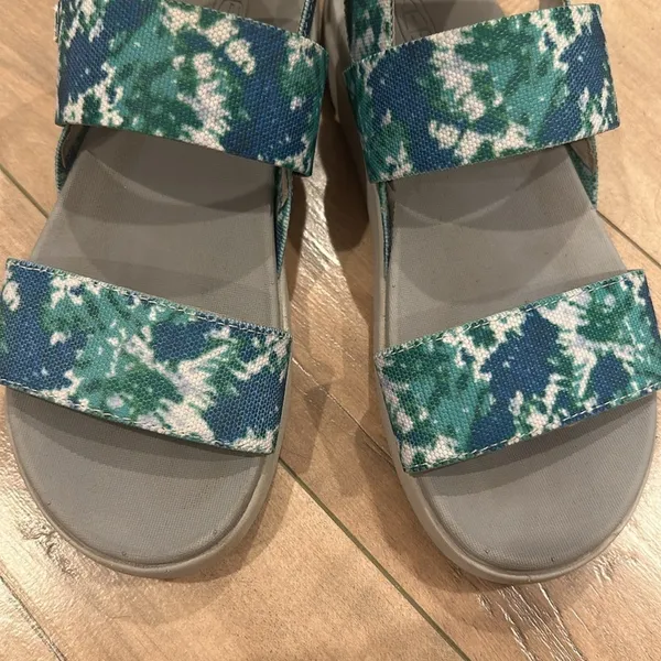 Keen Women's Elle Backstrap Sandal Porcelain/Tie Dye Sz 8 - Image 7