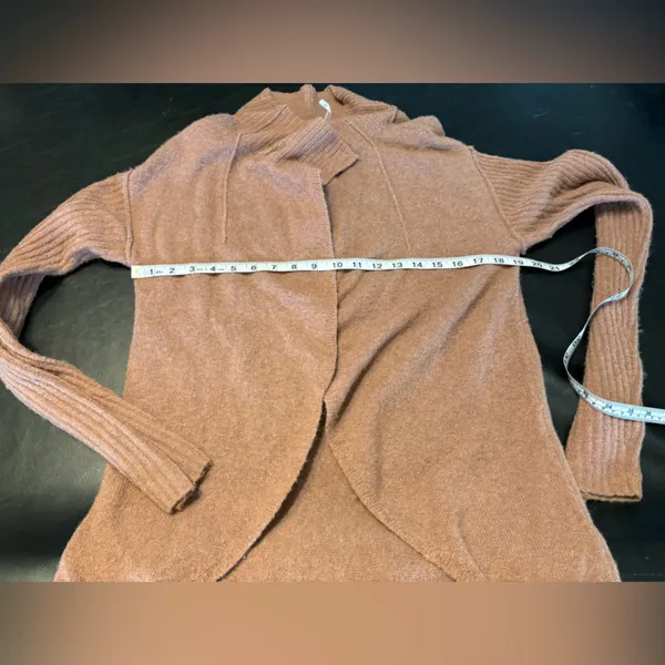 Free People Soft Mauve Knit Cardigan Wool and Alpaca Blend. Size M - Image 10