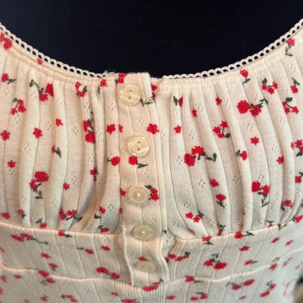 Heart & Hips XS Floral Pointelle Knit Top Cream Red Button Front Cottagecore Milkmaid Regency - Image 7