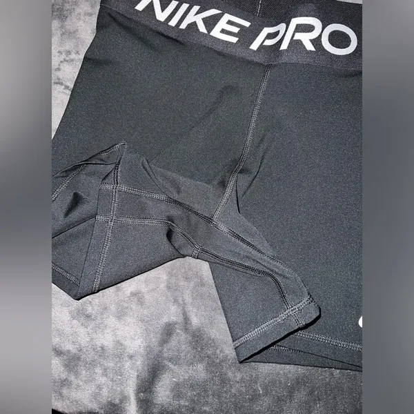 Nike Pro Shorts in Black Size Medium - Image 11