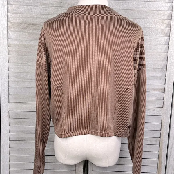 COLSIE Knit Lounge Set Pants & Cropped Button Front Top-Large - Image 3