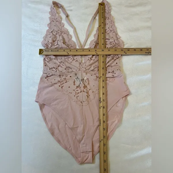 Forever 21 Blush Lace Bodysuit‎ Size Large - Image 4