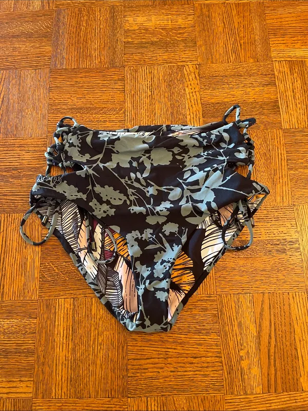 Maaji Black Reversible Bikini Bottoms with Teal & Mauve Floral Print Medium - Image 6