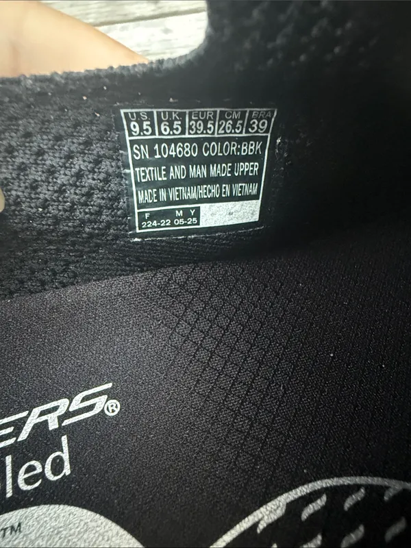 Skechers Black ARCH FIT REFINE 2.0 CASCADE “Don’t Go” WOMENS 9.5 Air-Cooled Shoe - Image 10