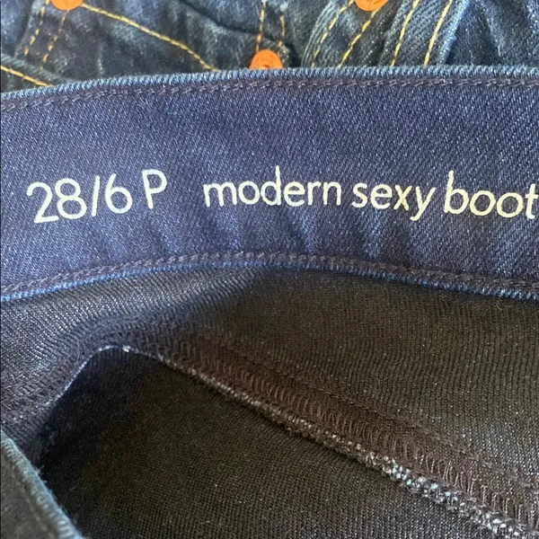 Ann Taylor Loft, Classic Dark Blue Denim Jeans, bootcut, Size 6 waist 28 - Image 4