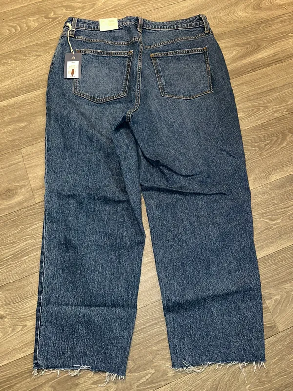 Universal Threads Vintage Straight Jeans - Image 3