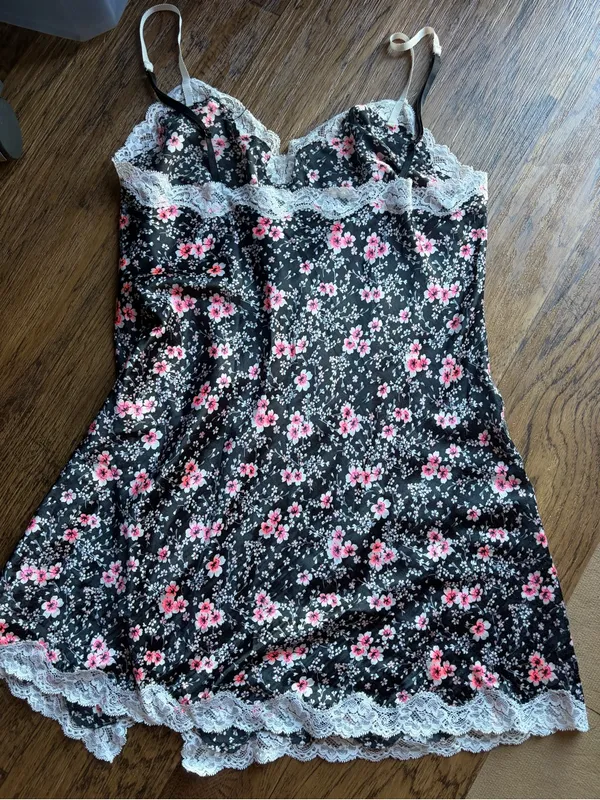 Victoria's Secret Black Satin Lace Floral Chemise Slip Dress Size Medium - Image 4