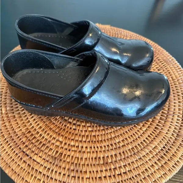 Dansko Shiny Black professional‎ nursing Shoes slip resistant size 38 - Image 3