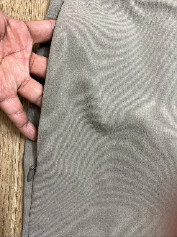 Theory Taupe Cropped Straight-Leg Pants - Image 9