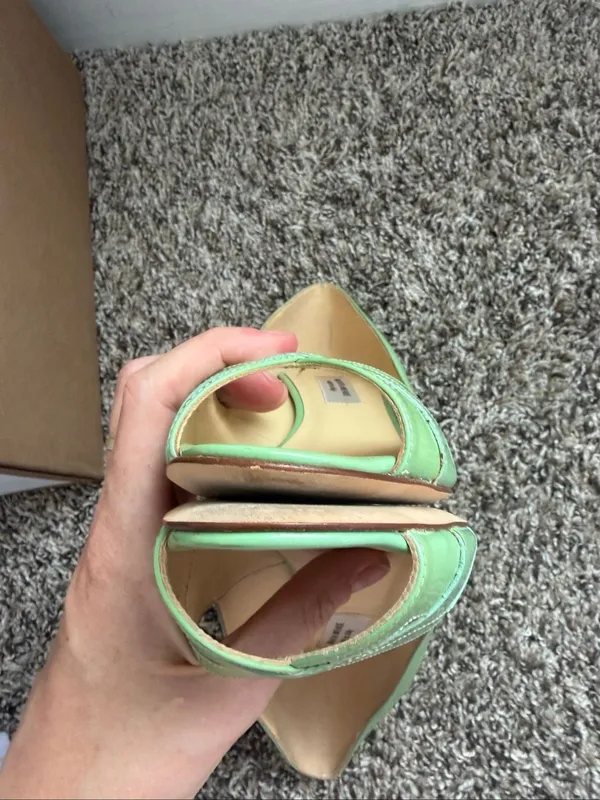 Saks Fifth Avenue Vero Cuoio Green Kitten Heels Size 8.5 shoe. - Image 9