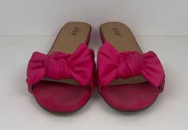 Pink Sandals Flip Flips Size 8 Runs Small - Image 4
