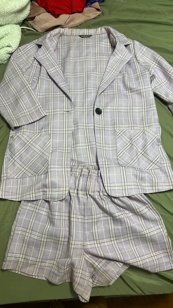 Suit - Image 4
