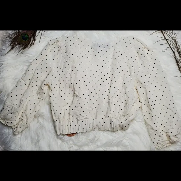 Francesca's Blue Rain‎ Cropped Blouse Black Size M - Image 4