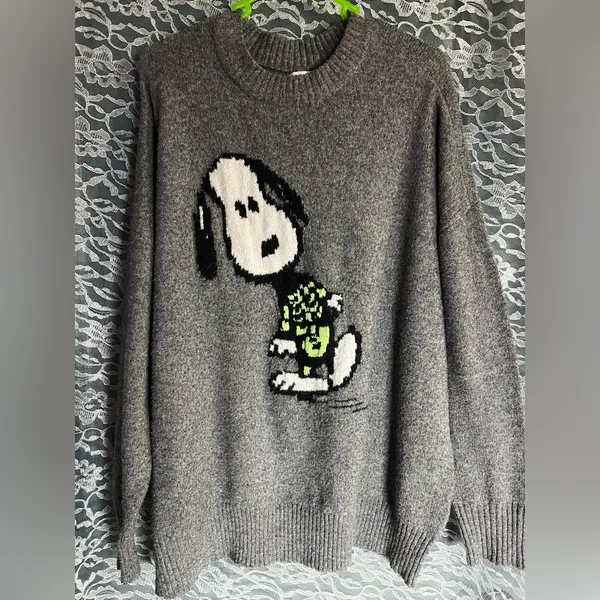 🐩🔦 American Eagle Snoopy Skeleton Sweat GITD 🐩🔦 - Image 3
