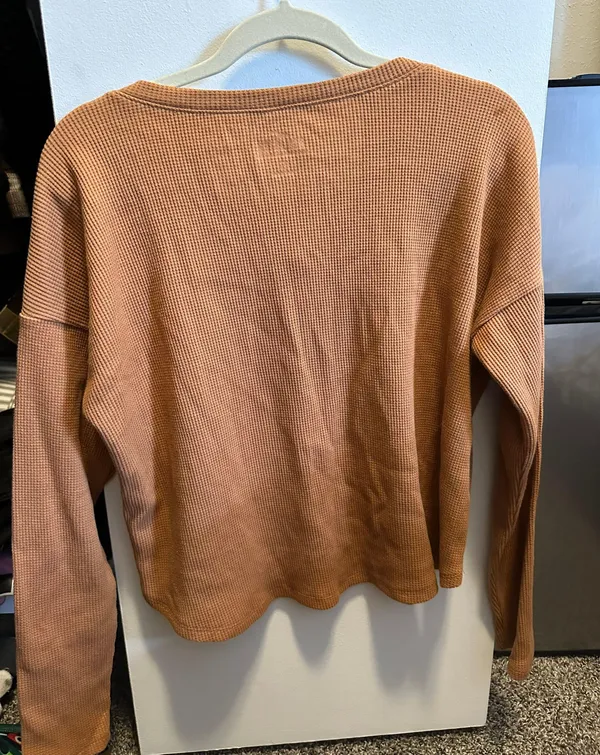 Hollister Waffle Knit Tee - Image 3