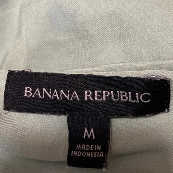 Banana Republic Women's Silky Satin Green Long Sleeve V-Neck Blouse Top Size M - Image 3