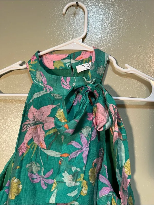 Avara Women's Size Small Sleeveless High Neck Blouse Green Floral Tie Neck Flowy - Image 4
