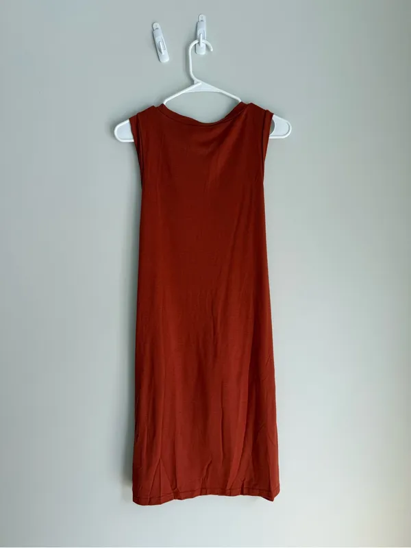 Sleeveless Knot-Detail Dress in Rust - Image 3