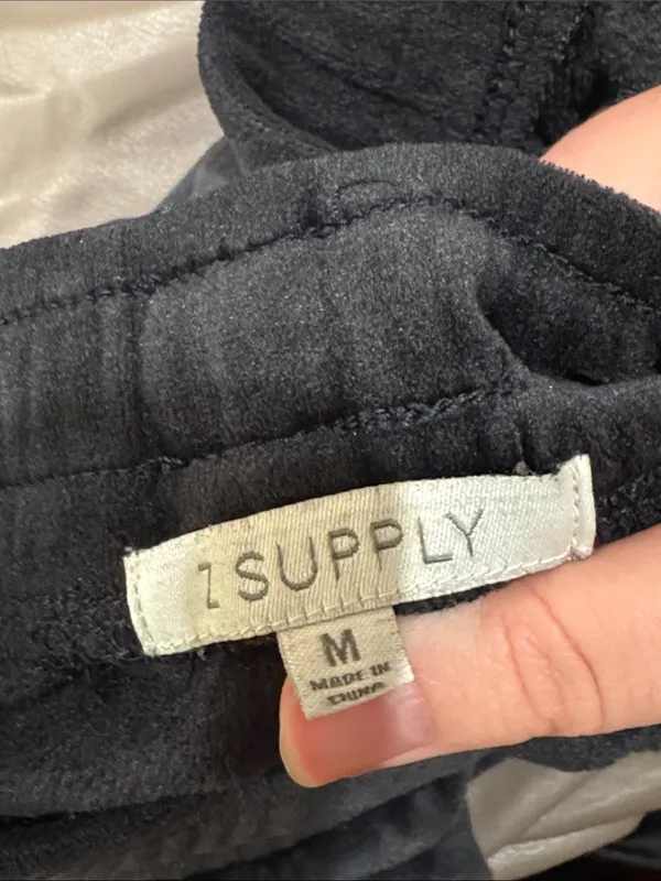 Z Supply Black Mid-Rise Velour Joggers size M flaw no drawstrings - Image 10
