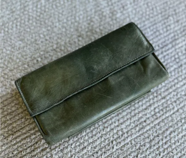 Vintage Amity Olive Green Leather Wallet Clutch Purse - Image 8