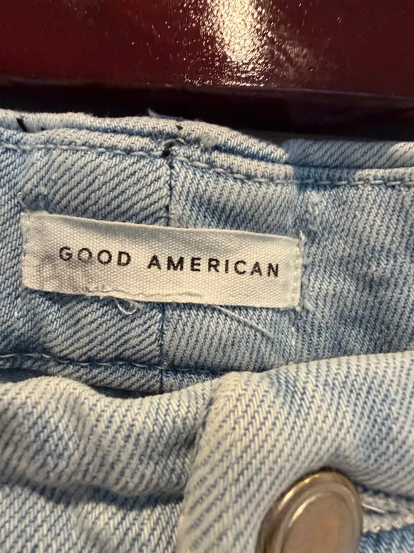 Good American Light Wash Cropped Jeans with Raw Cuffs - Image 2
