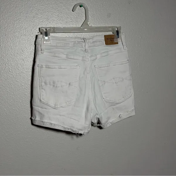 Abercrombie & Fitch High Rise White Distressed Women Jean Shorts size 2‎ - Image 4