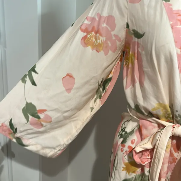 Plum Pretty Sugar floral robe size‎ small - Image 7