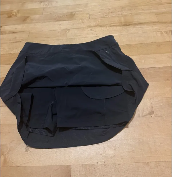 Outdoor Voices Hudson Black Active Skort - Image 2