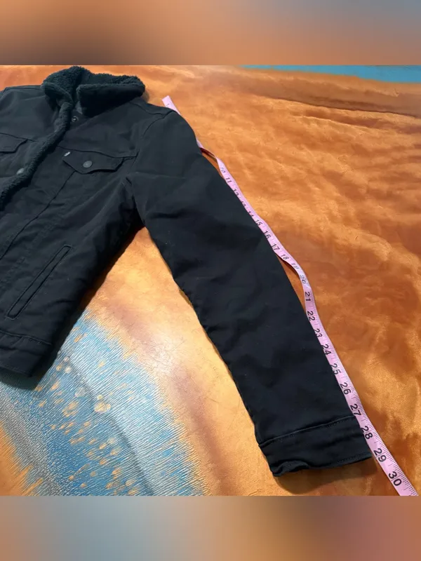 Levi's Black Sherpa-Lined Denim Jacket medium - Image 8