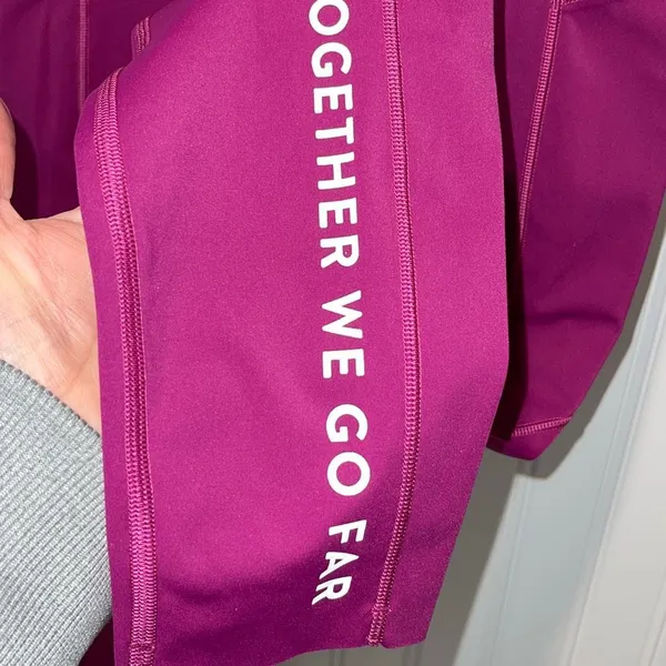 Lululemon X Peloton Women Together We Go Far Fast Free Legging Fuchsia Sz 4 NWOT - Image 6