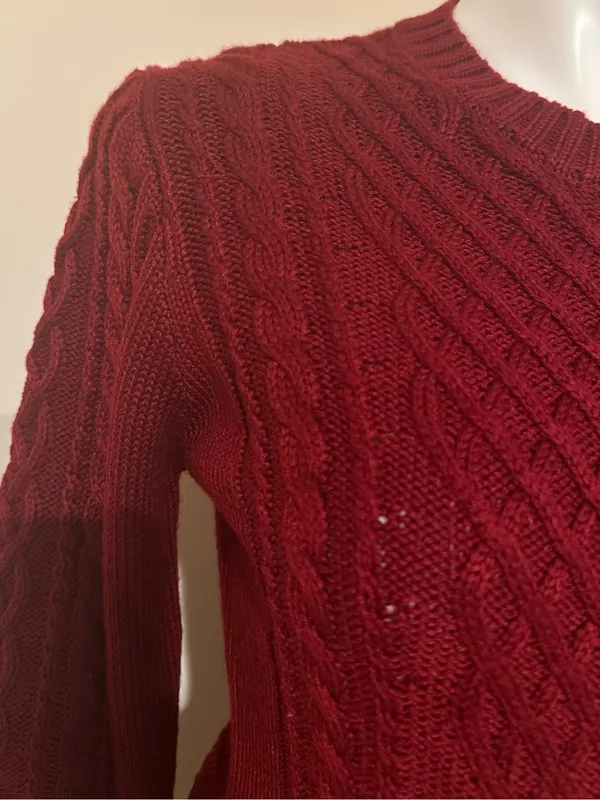 Dark Red Classic Cable Knit Crewneck Sweater. Thick Heavy Material Sz S - Image 6