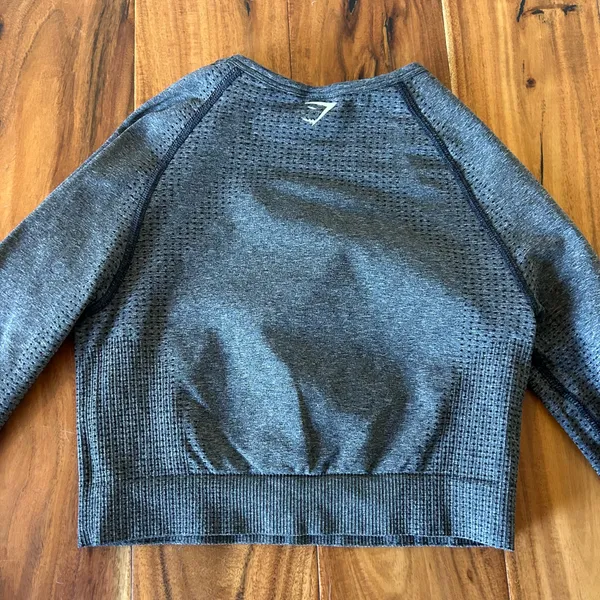 Gymshark Vital Gray Long Sleeve Crop Top - Image 6