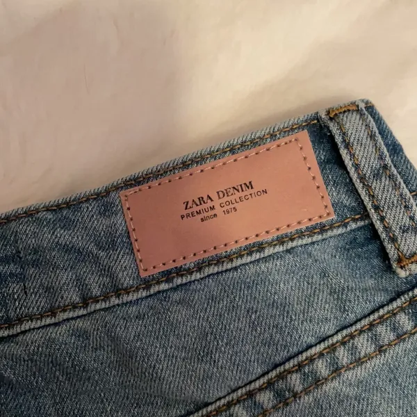 MOVING SALE!! NWOT Zara high waisted denim shorts! - Image 4