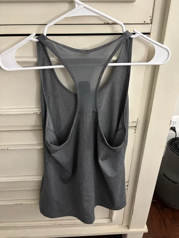 Under Armour tank - Image 2