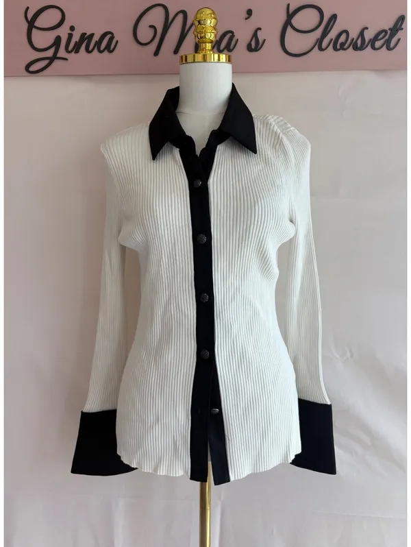 White House Black Market Women's Medium Ribbed Button-Up Shirt with Black Collar - Image 2