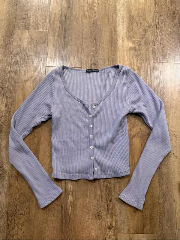 Brandy Melville Lilac Purple Ribbed Button-Front Crop Top OS - Image 2