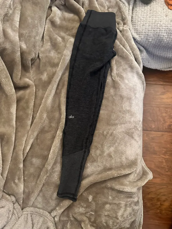 ALO grey high waisted leggings - Image 3