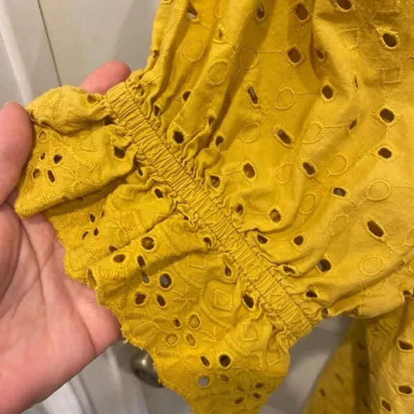 Universal Thread Womens‎ Mustard Yellow Eyelet Puff Sleeve Blouse Top Large L - Image 9