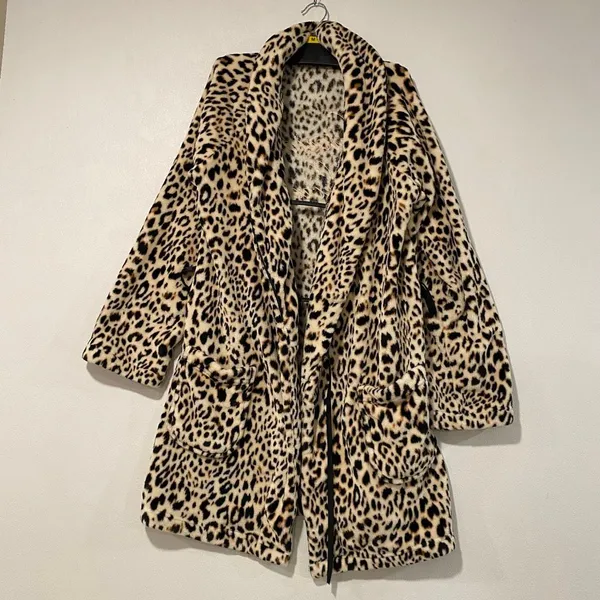 Victoria’s Secret Leopard Print Plush Robe XS/S Open Front Y2K Cozy - Image 2